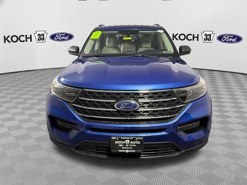 Used 2023 Ford Explorer XLT AWD/4WD image 2