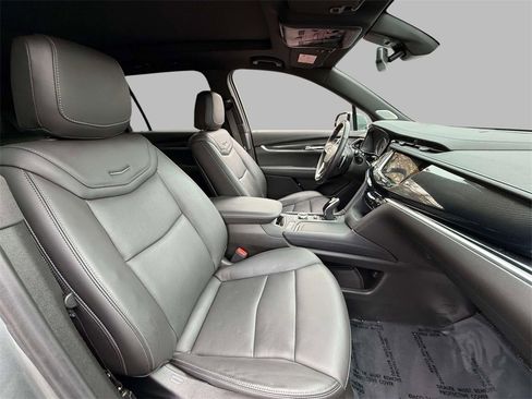 Used 2023 Cadillac XT6 Sport image 14