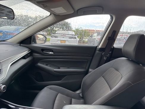 Used 2024 Nissan Altima 2.5 SV image 24