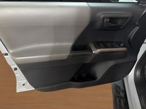 Used 2021 Toyota Tacoma SR5 RWD image 12