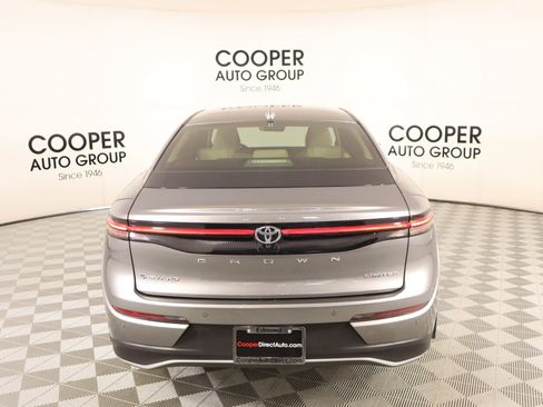 Used 2024 Toyota Crown Limited image 21