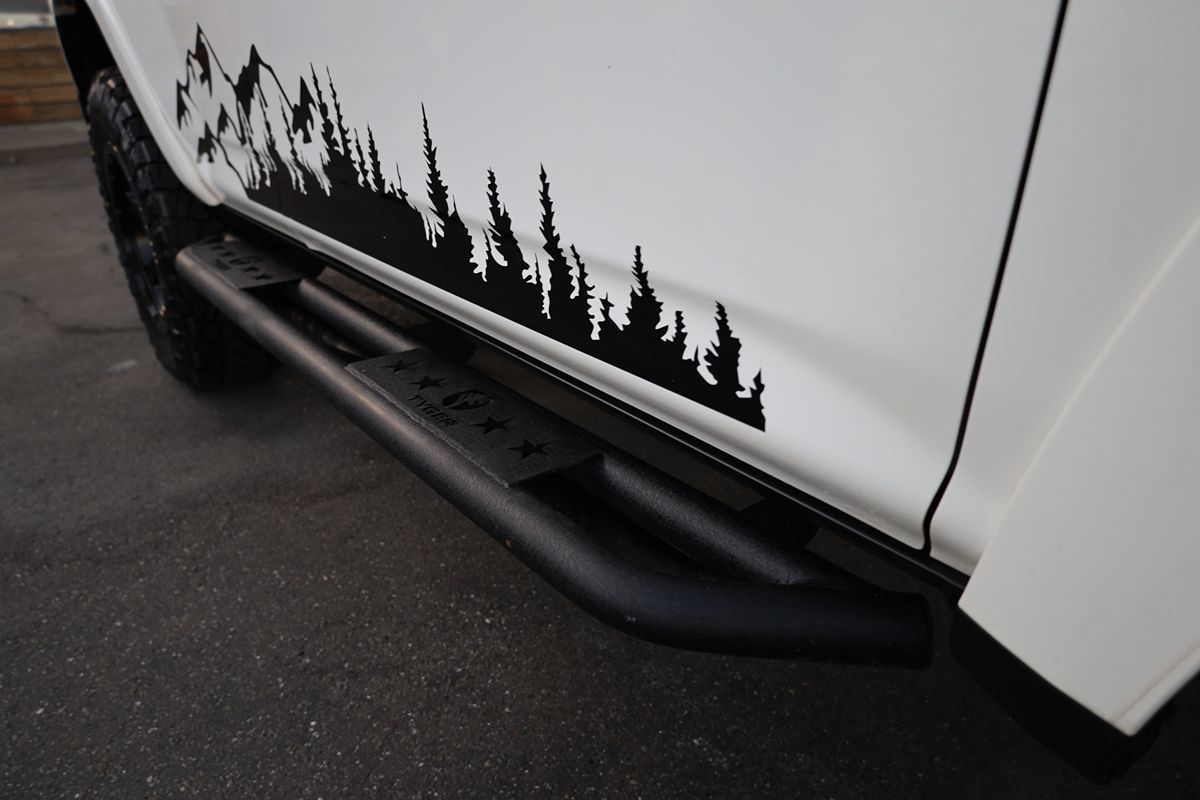 Used 2018 Toyota 4Runner SR5 AWD/4WD image 38