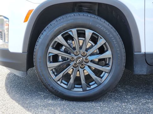 Used 2022 Chevrolet Traverse RS FWD image 9