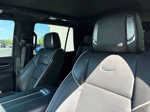 Used 2023 Cadillac Escalade Sport w/ Touring Package AWD/4WD image 15