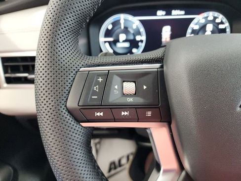 Used 2023 Mitsubishi Outlander SEL image 30