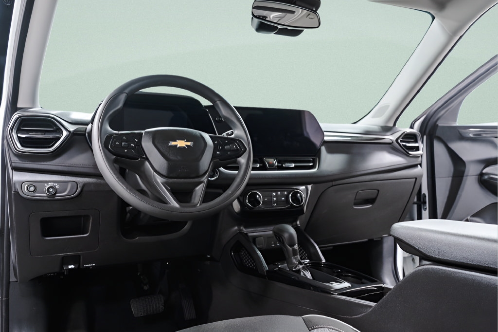 Used 2025 Chevrolet TrailBlazer LT AWD/4WD image 28