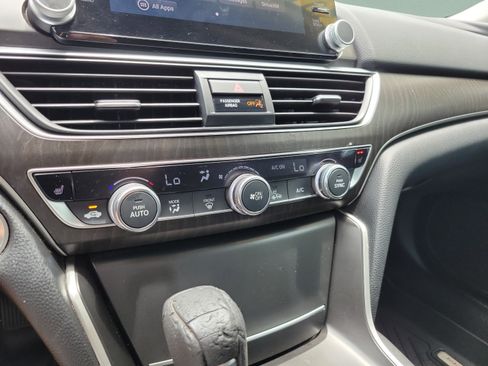 Used 2018 Honda Accord EX image 28
