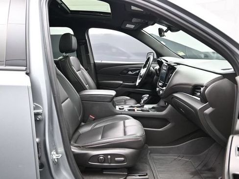 Used 2023 Chevrolet Traverse RS w/ LPO, Floor Liner Package AWD/4WD image 29