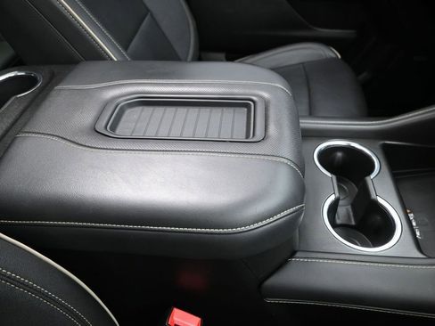 Used 2023 GMC Yukon SLT image 29