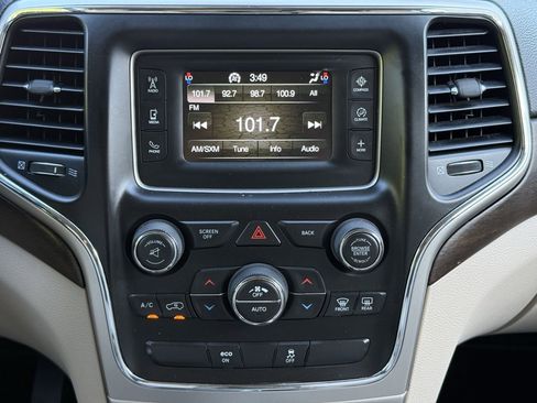 Used 2015 Jeep Grand Cherokee Laredo w/ Quick Order Package 23E image 12