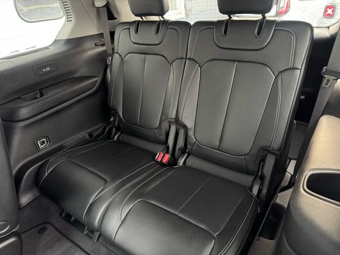 Used 2022 Jeep Grand Cherokee L Limited image 11