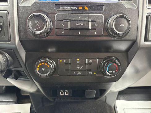 Used 2019 Ford F150 XLT w/ Trailer Tow Package image 30