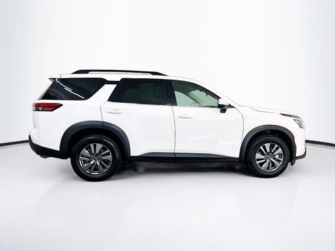 Used 2025 Nissan Pathfinder SV AWD/4WD image 10