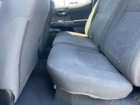 Used 2016 Toyota Tacoma TRD Sport w/ Premium & Technology Package image 8