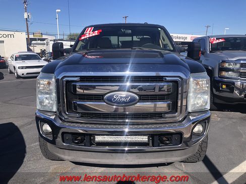 Used 2011 Ford F250 Lariat w/ Lariat Interior Pkg image 3