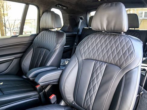 New 2026 BMW X7 M60i image 26