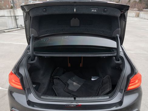 Used 2019 BMW M550i xDrive image 53