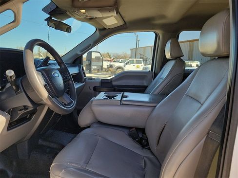 Used 2022 Ford F250 XL w/ Power Equipment Group image 19