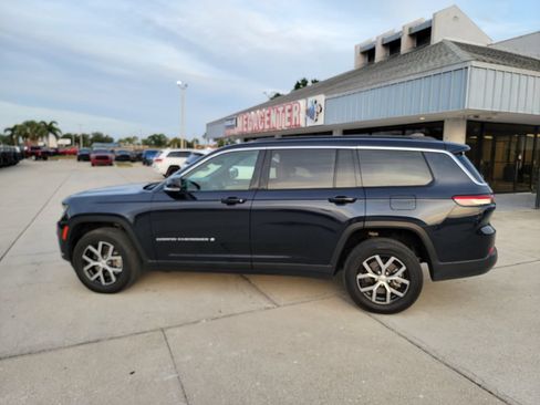 Used 2024 Jeep Grand Cherokee L Limited RWD image 2