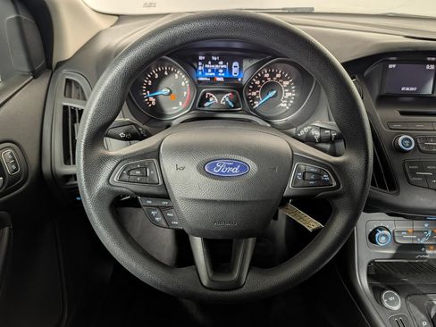 Used 2016 Ford Focus SE FWD image 16