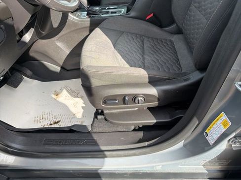 Used 2018 Chevrolet Equinox LT image 11