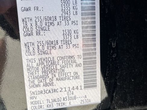 Used 2024 Nissan Pathfinder SL w/ Black Appearance Package image 11