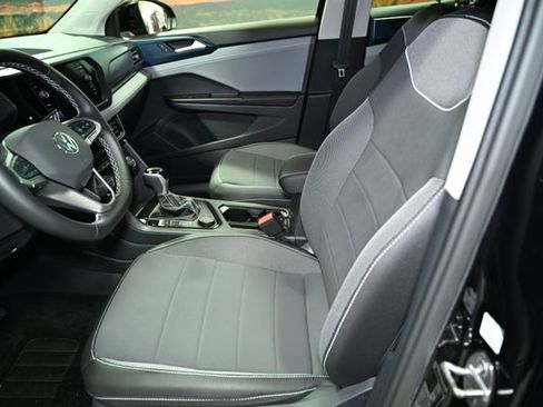 Used 2024 Volkswagen Taos SE image 22