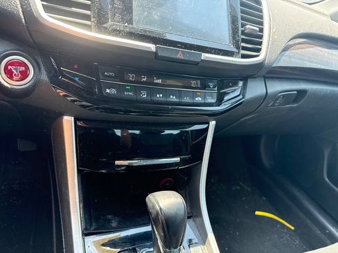 Used 2017 Honda Accord EX-L image 24