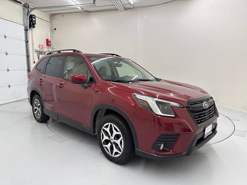 Certified 2023 Subaru Forester Premium AWD/4WD image 7