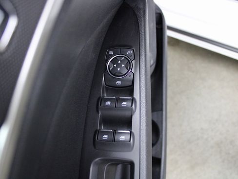 Used 2017 Ford Fusion SE image 12