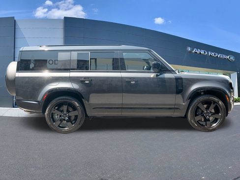 Certified 2026 Land Rover Defender 130 X-Dynamic SE AWD/4WD image 8