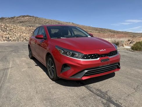 Used 2024 Kia Forte LXS FWD image 7