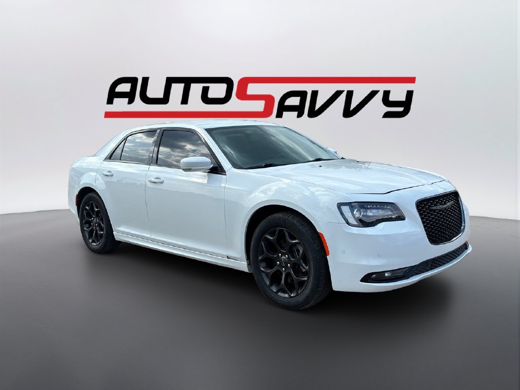 Used 2022 Chrysler 300 Touring L AWD/4WD image 3