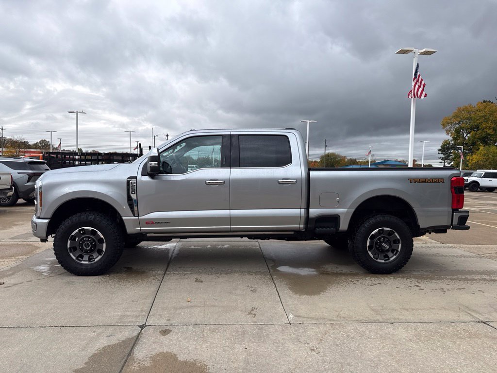 Used 2024 Ford F250 Platinum w/ Tremor Off-Road Package AWD/4WD image 3