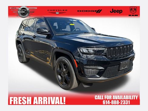 Used 2023 Jeep Grand Cherokee Altitude AWD/4WD image 1