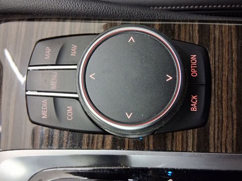 Used 2023 BMW 530e w/ Premium Package RWD image 18