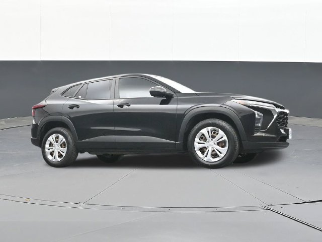 Used 2024 Chevrolet Trax LS FWD image 47