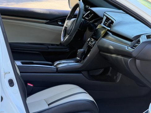 Used 2018 Honda Civic Sport Touring image 13