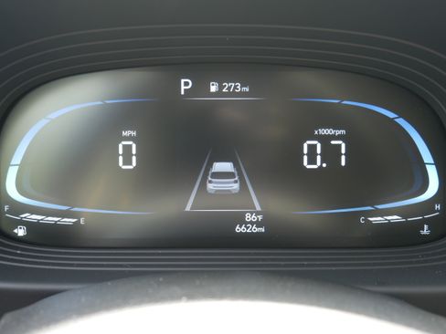 Used 2025 Hyundai Venue SEL FWD image 32