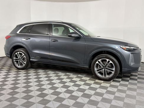 Certified 2025 Audi Q5 Premium w/ Convenience Package AWD/4WD image 6