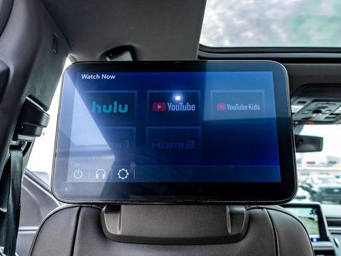 Used 2022 Chevrolet Tahoe RST w/ Sport Performance Package image 36