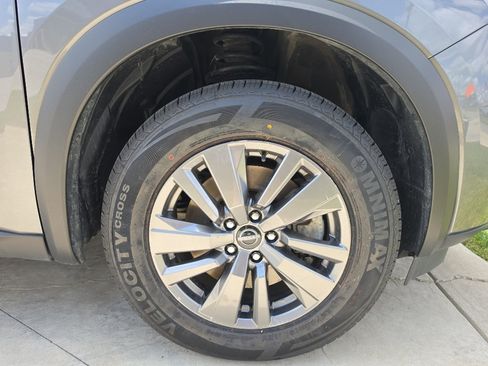 Used 2025 Nissan Pathfinder SV AWD/4WD image 22