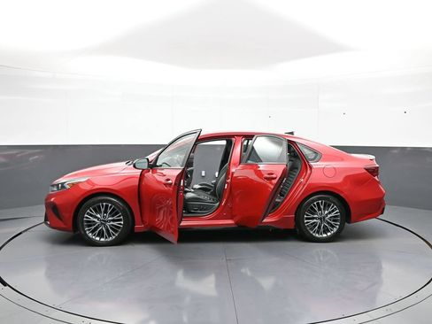 Certified 2024 Kia Forte GT-Line w/ GT-Line Premium Package FWD image 41