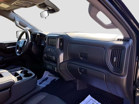Used 2025 Chevrolet Silverado 1500 Custom Trail Boss w/ Dark Appearance Package AWD/4WD image 27