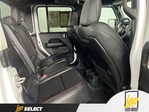 Used 2025 Jeep Gladiator Rubicon AWD/4WD image 20