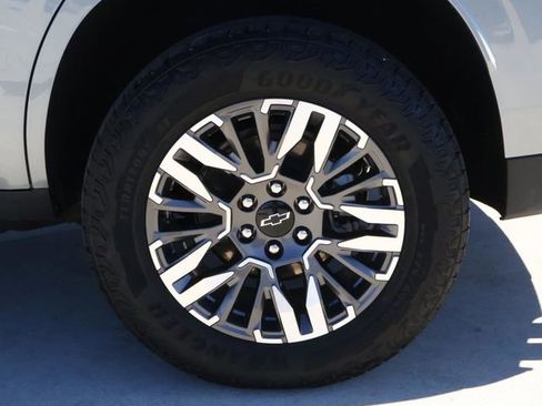 Used 2025 Chevrolet Tahoe Z71 image 8