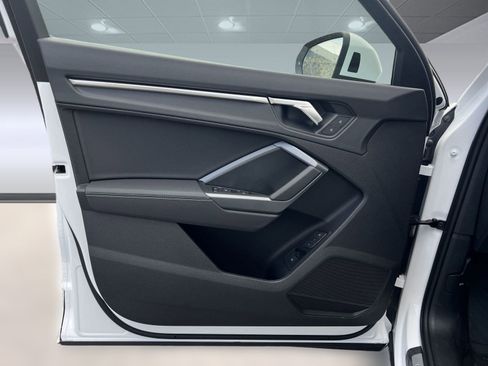 New 2025 Audi Q3 2.0T Premium image 22