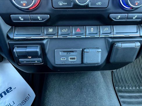 Used 2021 Chevrolet Silverado 2500 LTZ AWD/4WD image 17