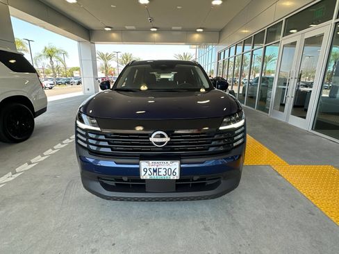 Used 2025 Nissan Kicks SV w/ SV Premium Package FWD image 3