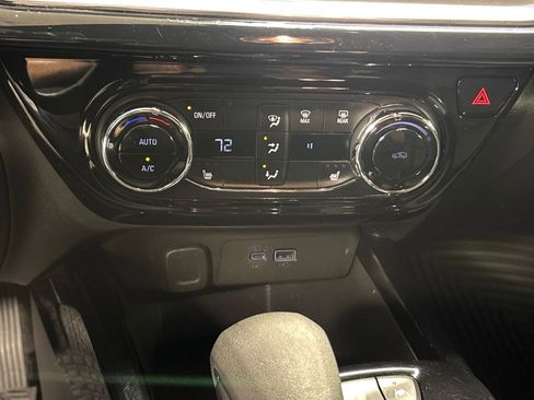 Used 2025 Chevrolet Trax RS w/ Driver Confidence Package image 34